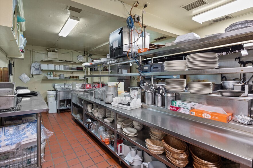 More Photos Of 100 W Maple Ave, Langhorne Restaurant For Sale