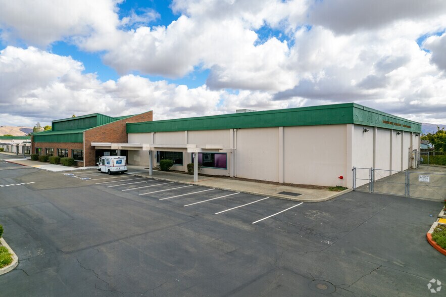 More Photos Of 5000-5200 Mowry Ave, Fremont Unknown For Lease