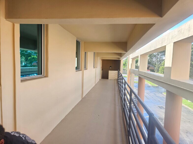 More Photos Of 6600 W Taft St, Hollywood Medical For Lease