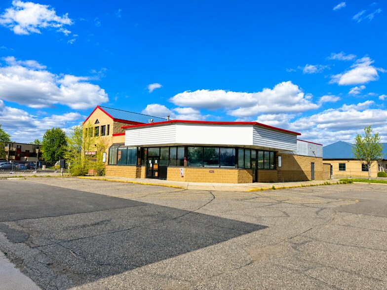 Primary Photo Of 1435 Division St, Waite Park Convenience Store For Lease