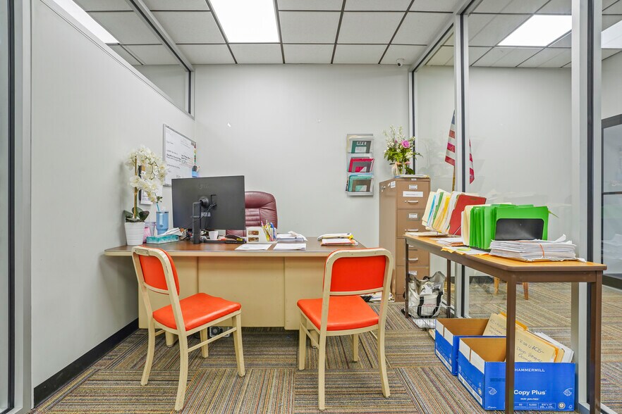 More Photos Of 283 N Broad St, Elizabeth Freestanding For Lease