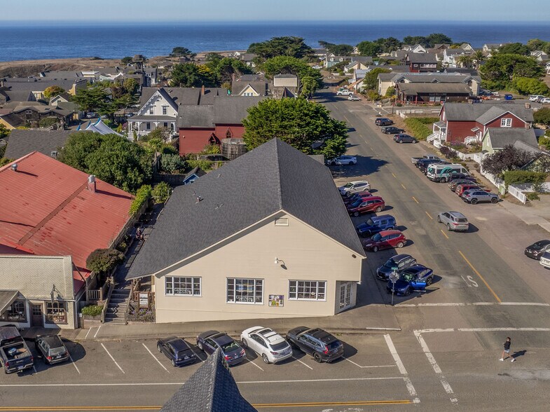 More Photos Of 10470 Lansing St, Mendocino Storefront For Sale