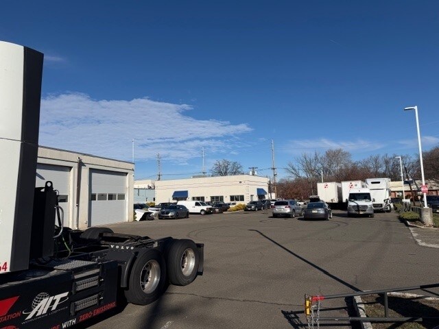 More Photos Of 207 W Central Ave, Maywood Auto Repair For Lease