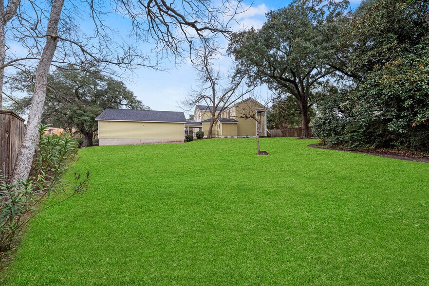More Photos Of 1106 Avenue O, Huntsville Office Residential For Sale