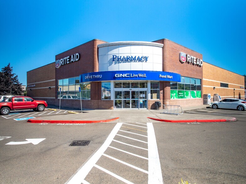 Primary Photo Of Rite Aid, Roseburg Freestanding For Sale
