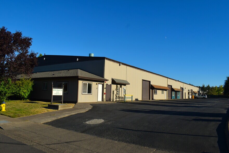 More Photos Of 4216 W 7th Ave, Eugene Warehouse For Lease