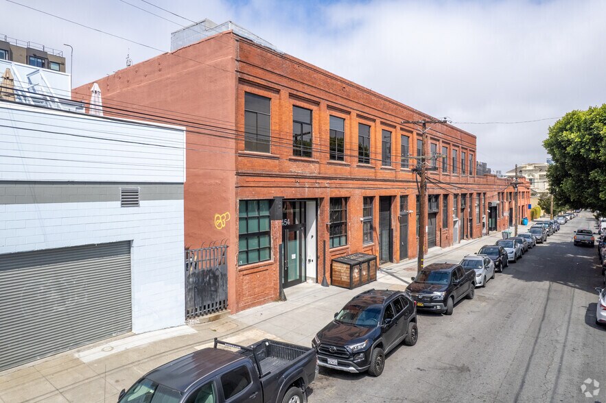 More Photos Of 454-452 Shotwell St, San Francisco Light Distribution For Lease