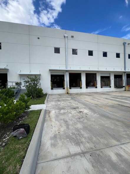 More Photos Of 6371 NW 102nd Ave, Doral Warehouse For Sale