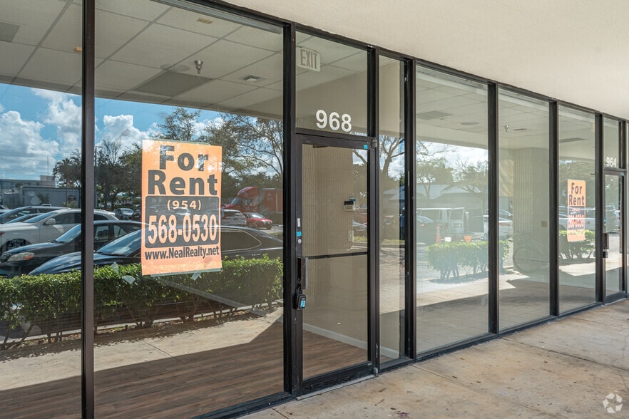 More Photos Of 920-1020 W Hallandale Beach Blvd, Hallandale Beach Freestanding For Lease