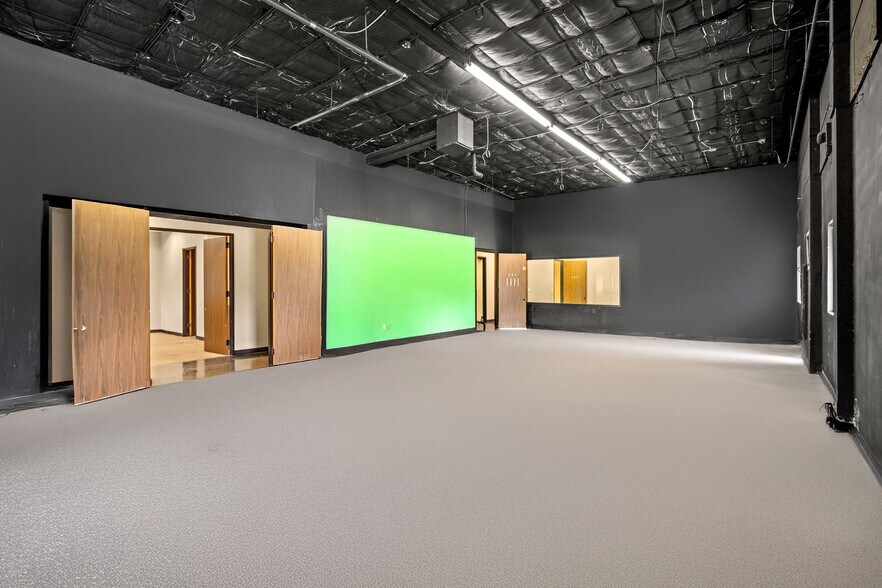 More Photos Of 3219 Harrisburg Blvd, Houston Medical For Lease