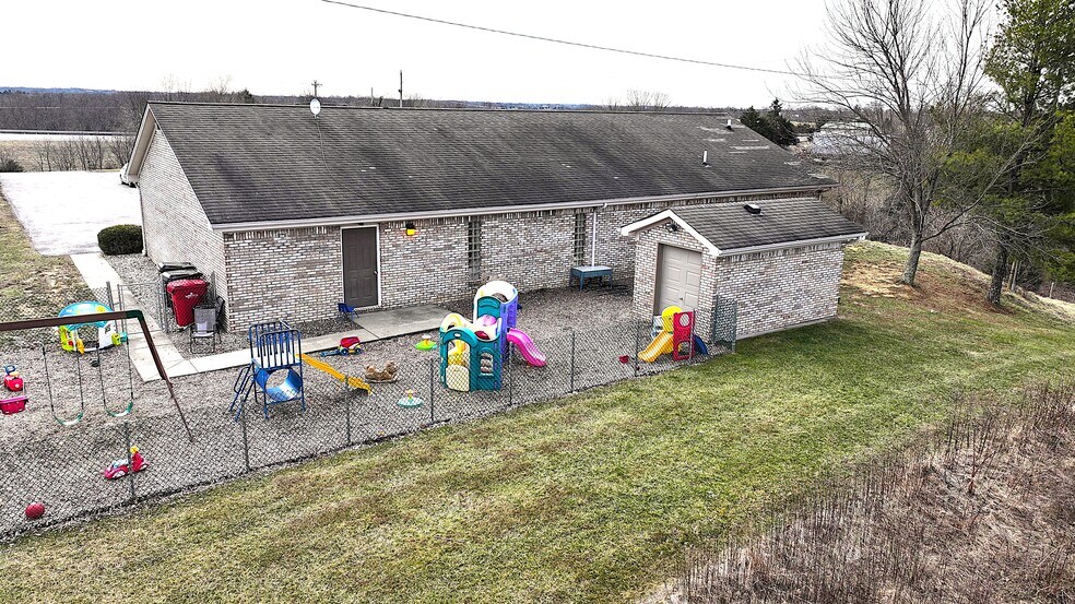 More Photos Of 2185 Highway 127 S, Owenton Office For Sale