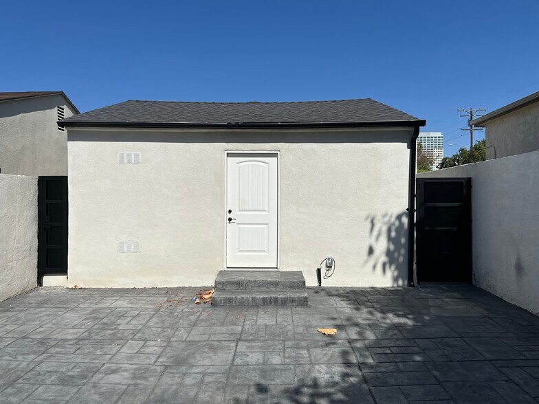 More Photos Of 814 N Kenilworth Ave, Glendale Freestanding For Lease