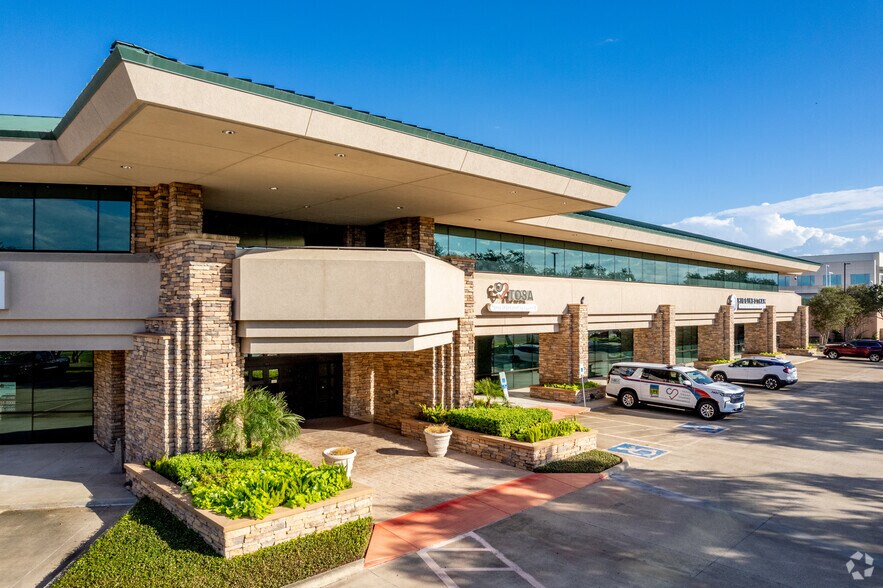 Primary Photo Of 1400 N McColl Rd, McAllen Medical For Lease