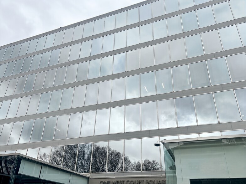 More Photos Of 1 W Court Sq, Decatur Office For Lease