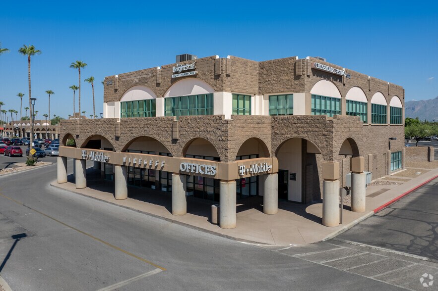 More Photos Of 2480 N Swan Rd, Tucson Unknown For Lease