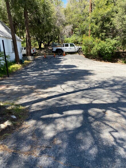 More Photos Of 23597 Manzanita, Crestline Specialty For Lease