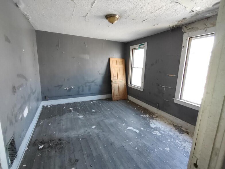 More Photos Of 1310 Bleecker St, Utica Apartments For Sale