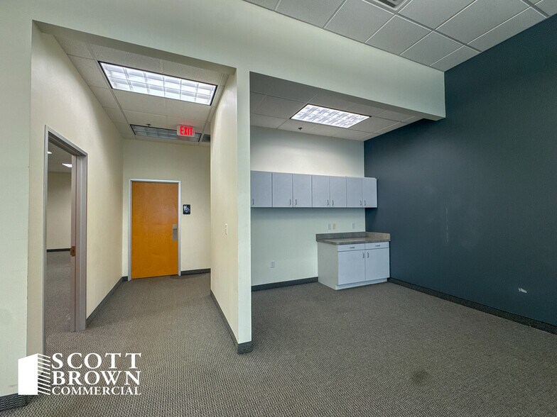 More Photos Of 3317 Essex Dr, Richardson Research And Development For Lease