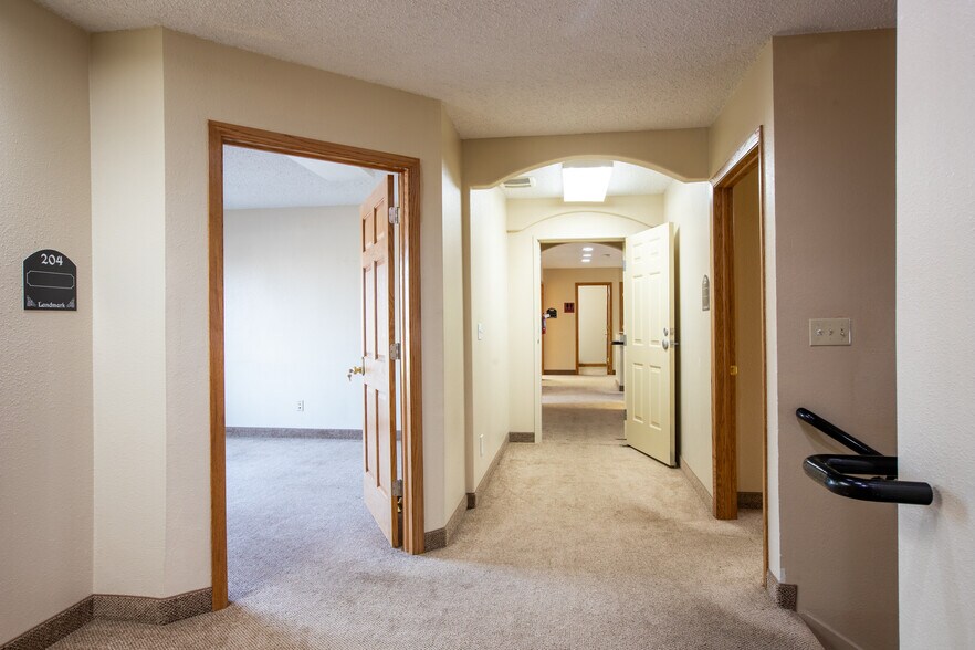 More Photos Of 1411 W Dakota Pkwy, Williston Office For Lease