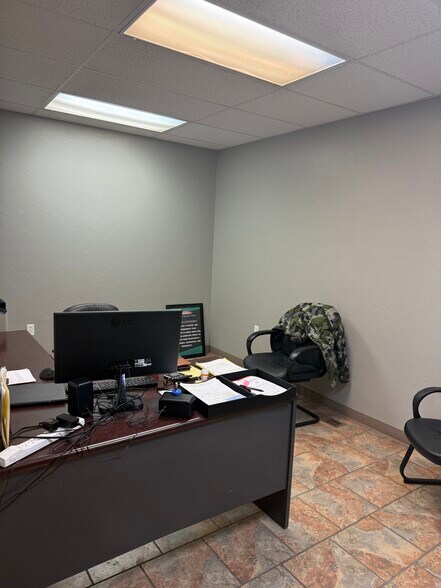 More Photos Of 2990 N Townsend Ave, Montrose Light Distribution For Sale