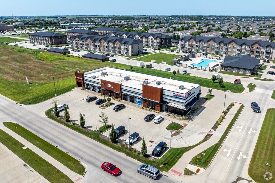 More Photos Of 653 NE Venture Dr, Waukee General Retail For Lease