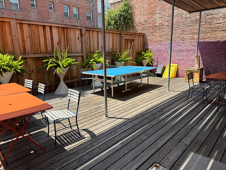 More Photos Of 2500 W 7th St, Los Angeles Office For Sale