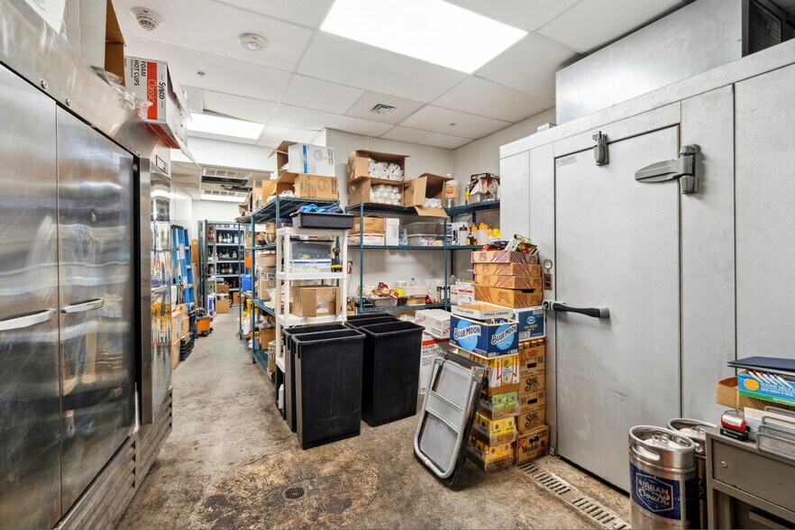 More Photos Of 1131 Tchoupitoulas St, New Orleans Storefront Retail Office For Sale