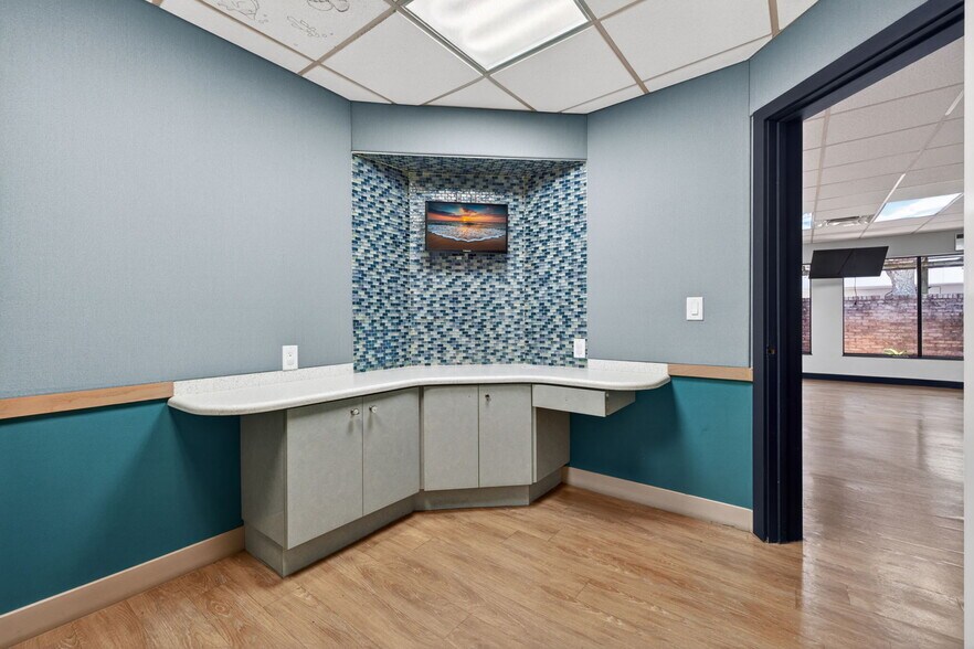 More Photos Of 45 Barkley Cir, Fort Myers Medical For Lease