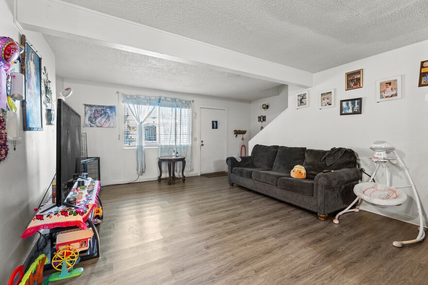 More Photos Of 2020 S Dora St, Ukiah Apartments For Sale