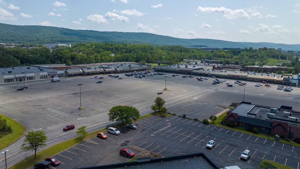 More Photos Of 1-400 E End Ctr, Wilkes Barre Unknown For Lease