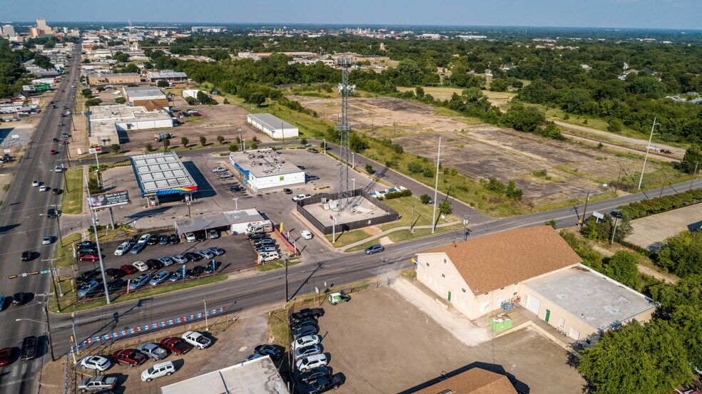 More Photos Of 205 S 26th St, Waco Warehouse For Lease