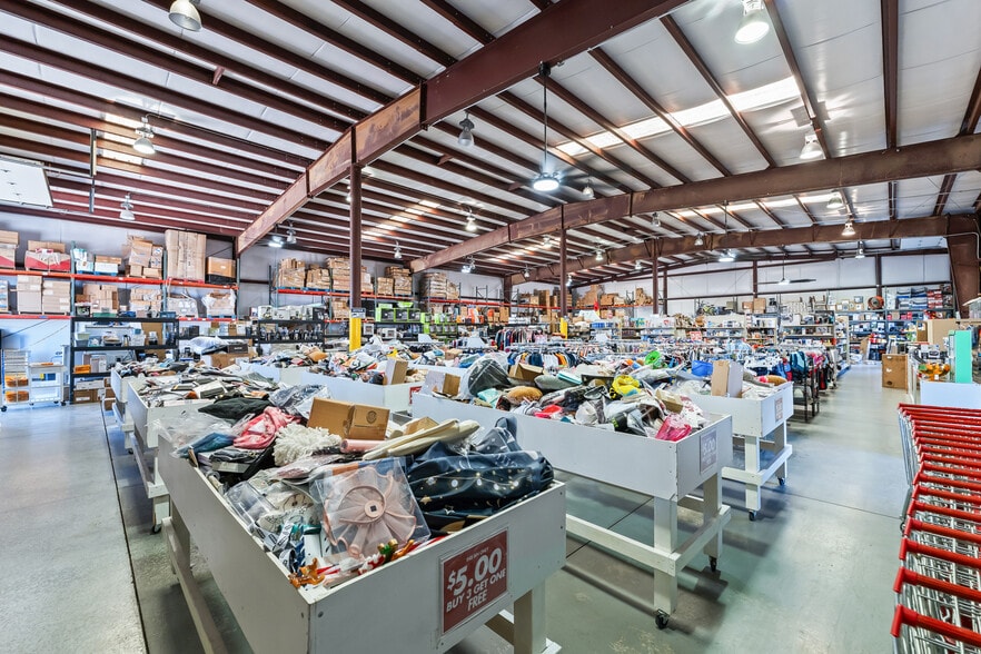 More Photos Of 4335 N Santa Fe Dr, Kingman Industrial For Sale