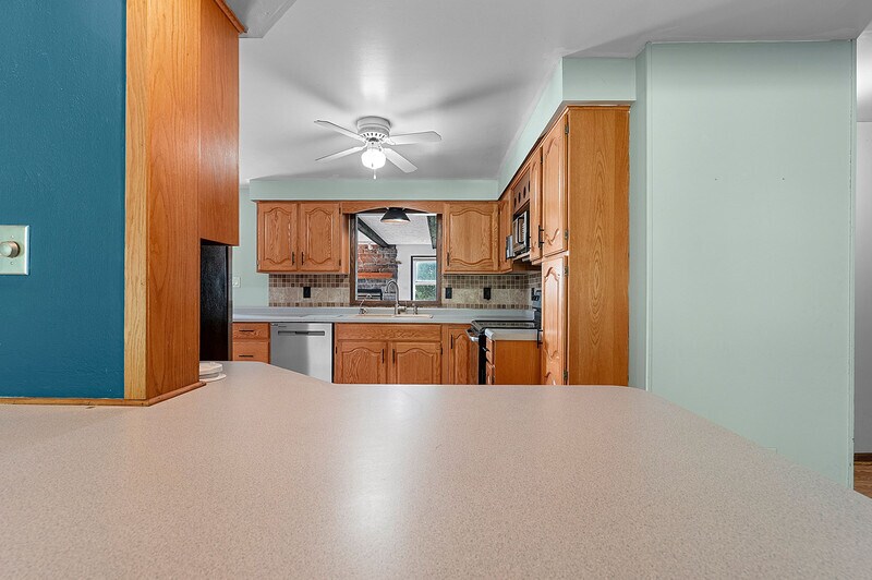 More Photos Of N5367 Mayflower Rd, Shiocton Office For Sale