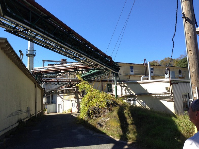 More Photos Of 157 Columbia St, Lee Warehouse For Sale