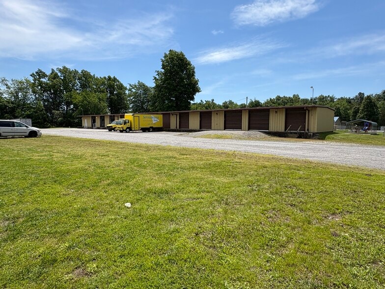 More Photos Of 9966 Samuel Rd, Carterville Self Storage For Sale