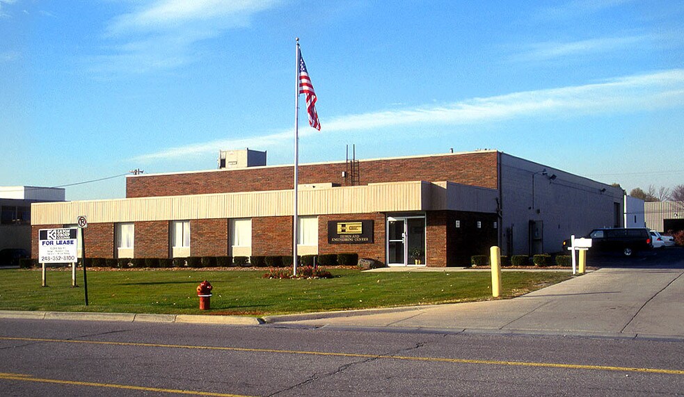 More Photos Of 2741 Elliott Dr, Troy Flex For Sale