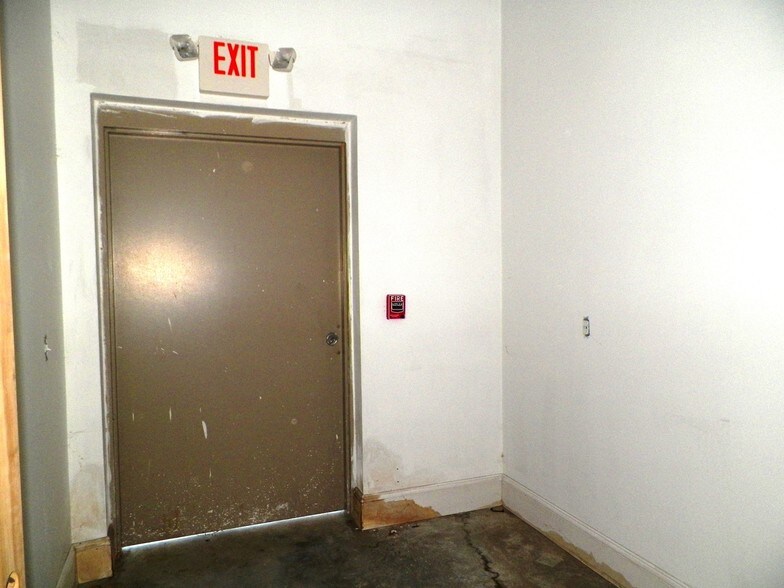 More Photos Of 301 Harris Ave, Providence Storefront For Sale