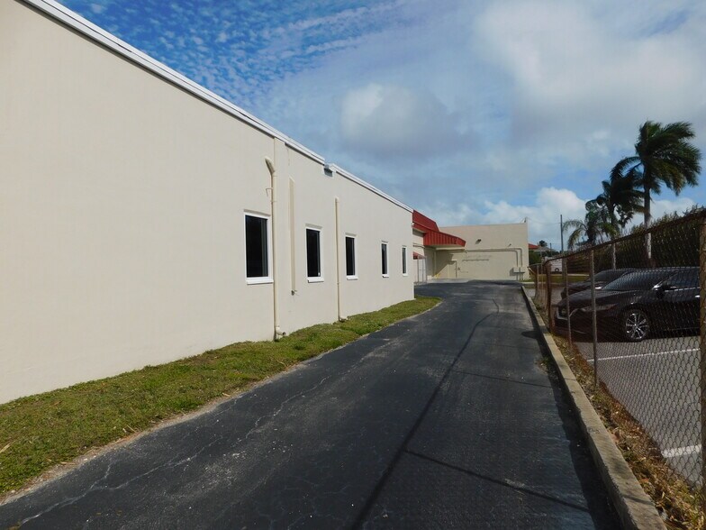 More Photos Of 1227 S Patrick Dr, Satellite Beach Office For Lease