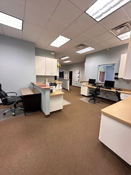 More Photos Of 5084 Villa Linde Pky, Flint Office For Sale