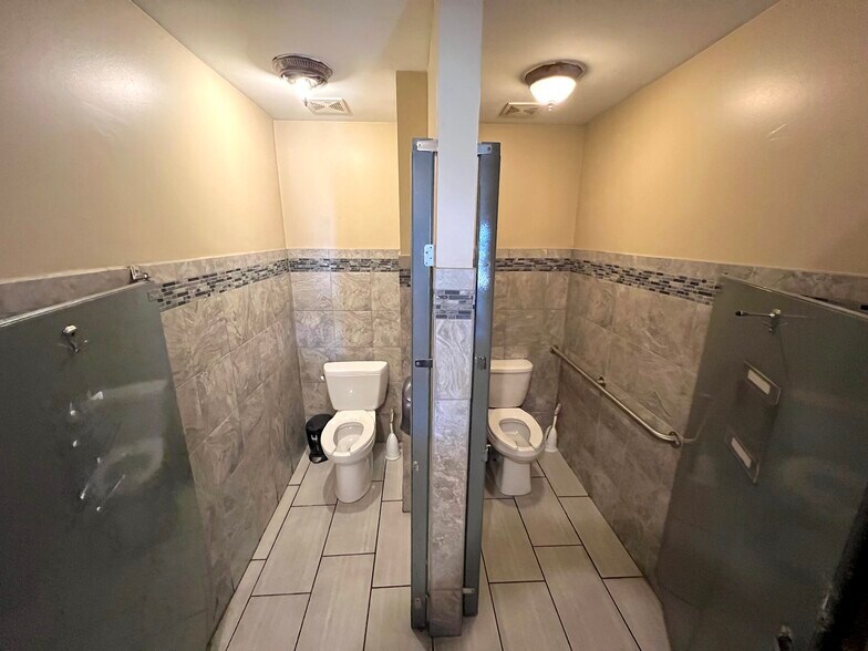 More Photos Of 5901 W Lawrence Ave, Chicago Freestanding For Sale