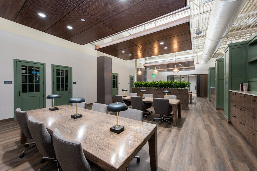 More Photos Of 225 S Dixie Hwy, Coral Gables Coworking Space