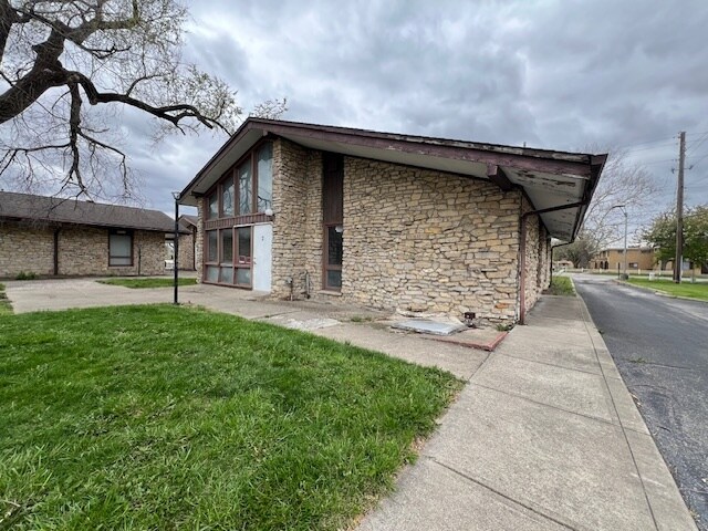 More Photos Of 1303 N Arlington Ave, Indianapolis Medical For Sale