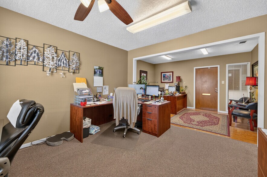 More Photos Of 1003 Beckett Dr, San Antonio Office For Sale
