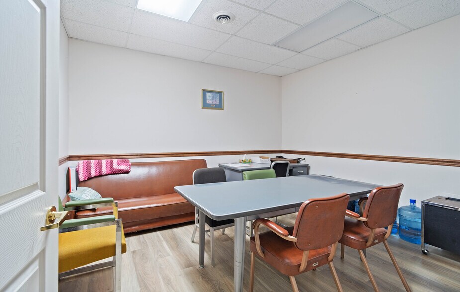 More Photos Of 900 Leonard St, Clearfield Office For Lease