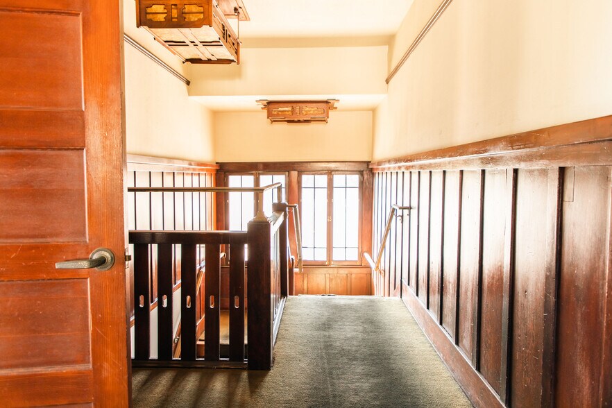 More Photos Of 71 N Palm St, Ventura Restaurant For Lease