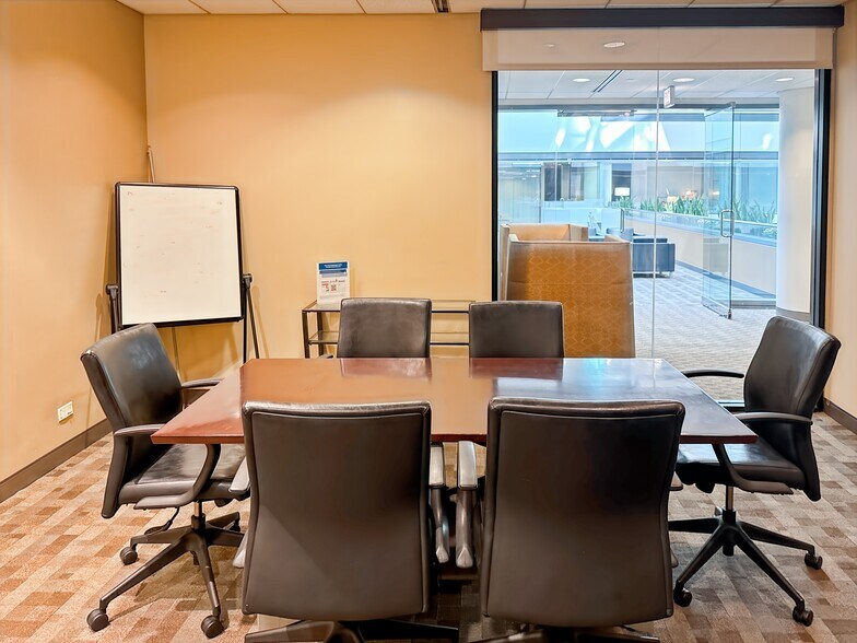 More Photos Of 203 N LaSalle St, Chicago Office For Lease