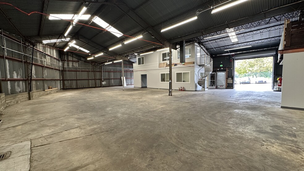 Primary Photo Of 1435 San Bruno Ave, San Francisco Manufacturing For Lease