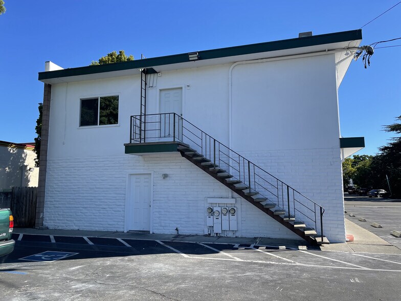 More Photos Of 379 S Livermore Ave, Livermore Office For Lease