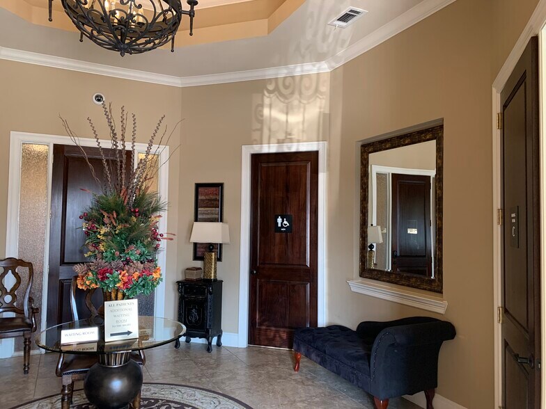 More Photos Of 26205 Oak Ridge Dr, Spring Medical For Lease