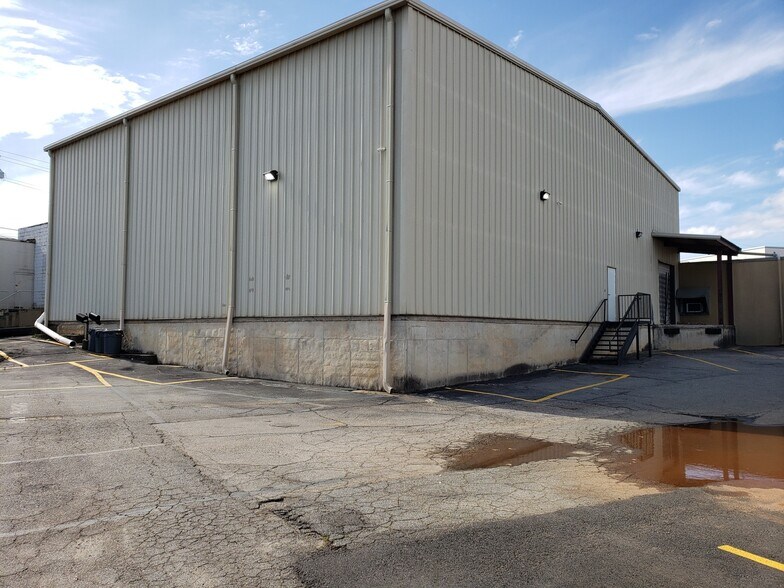 More Photos Of , Marietta Unknown For Sale